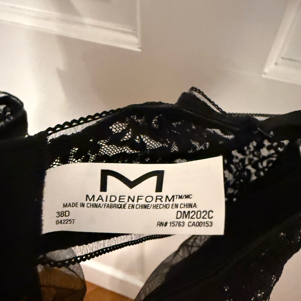 Maidenform Black Lace Bra with Molded Cups - Picture 3 of 3